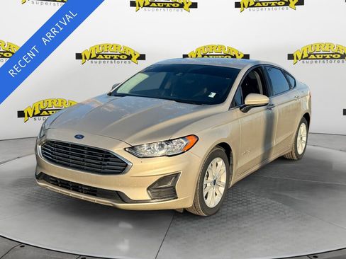 Used 2019 Ford Fusion SE image 1