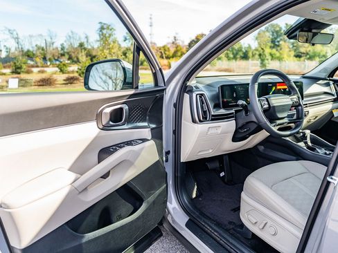 New 2026 Kia Sorento S w/ S Panoramic Sunroof Package image 14