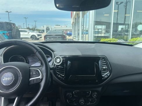 Used 2018 Jeep Compass Latitude w/ Popular Equipment Group AWD/4WD image 7
