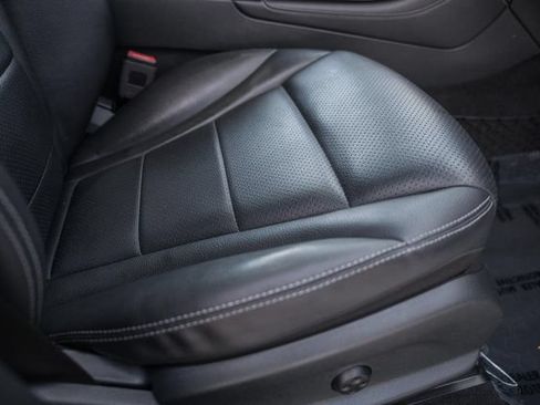 Used 2019 Mercedes-Benz GLC 300 4MATIC image 32