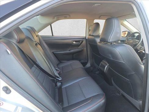 Used 2016 Toyota Camry SE image 18