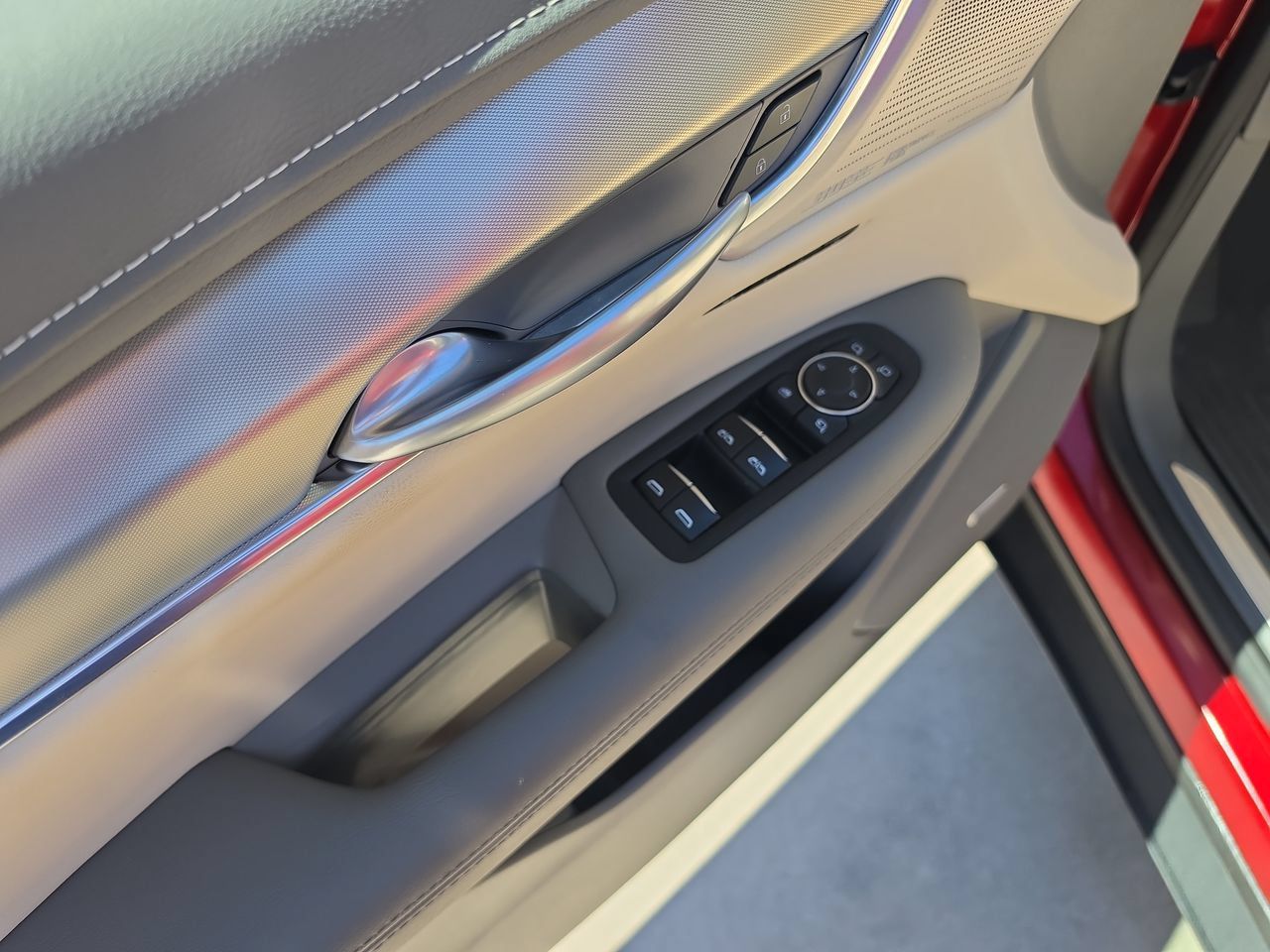 Used 2024 Cadillac XT5 Premium Luxury w/ Technology Package AWD/4WD image 24