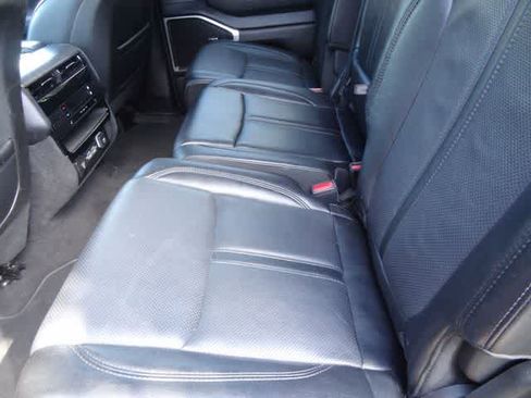 Used 2024 Jeep Wagoneer L Series II w/ Flexible Seating Group AWD/4WD image 21
