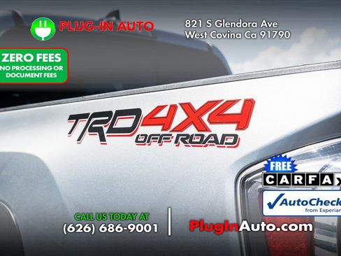 Used 2020 Toyota Tacoma TRD Off-Road w/ Advanced Technology Package AWD/4WD image 10