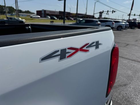 Used 2022 Chevrolet Colorado LT w/ Fleet Safety Package image 12