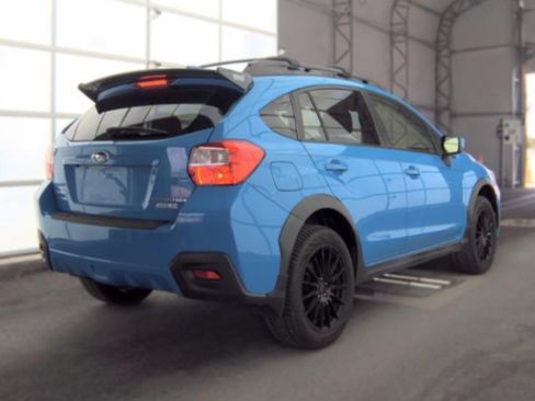 Used 2016 Subaru Crosstrek 2.0i Premium w/ 17" Wheel Sport Package AWD/4WD image 3