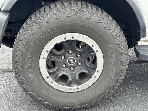 Used 2024 Ford Bronco Outer Banks w/ Sasquatch Package image 9