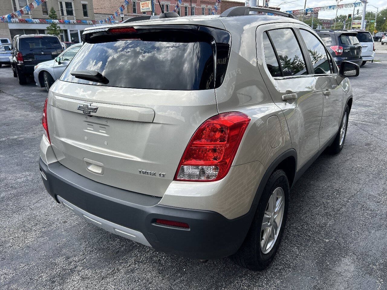 Used 2016 Chevrolet Trax LT w/ LT Sun and Sound Package FWD image 4