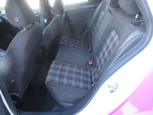 Used 2020 Volkswagen Golf 4-Door image 15