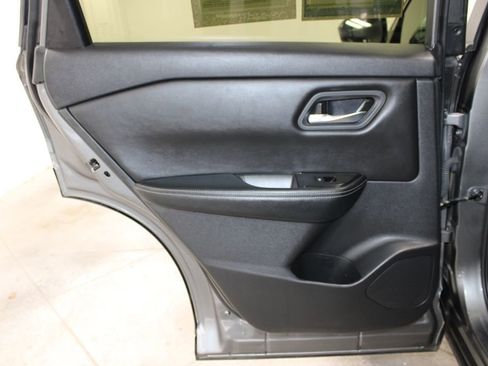 Used 2024 Nissan Rogue SV AWD/4WD image 20