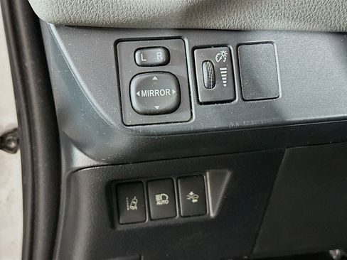 Used 2018 Toyota Yaris LE w/ Carpet Mat Package image 16