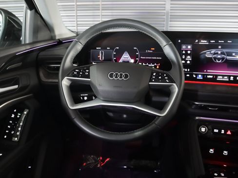Used 2025 Audi Q5 Premium w/ Premium Plus AWD/4WD image 18