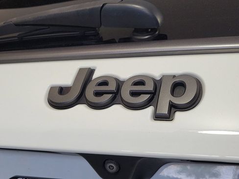 Used 2022 Jeep Compass Trailhawk AWD/4WD image 8