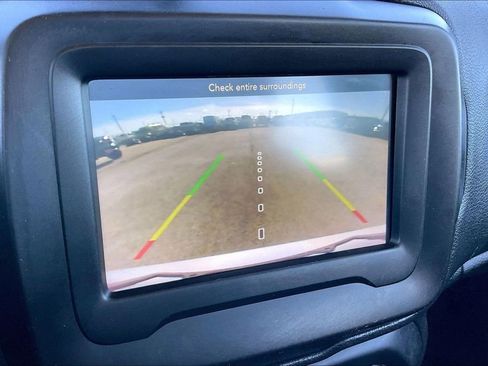 Used 2021 Jeep Renegade Sport image 13