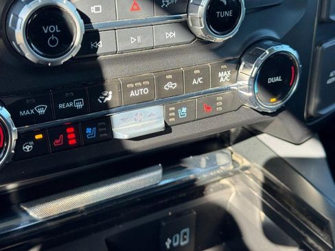 Used 2025 Ford F250 Lariat w/ Chrome Package image 24