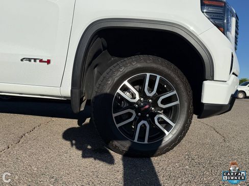 Used 2025 GMC Sierra 1500 AT4 w/ Technology Package AWD/4WD image 6