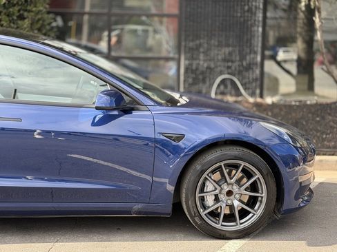 Used 2021 Tesla Model 3 Standard Range Plus image 23