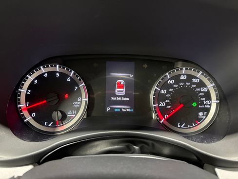 Used 2020 Toyota Highlander L AWD/4WD image 25