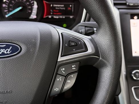 Used 2019 Ford Fusion SE FWD image 26