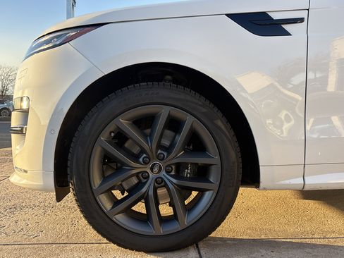 Used 2023 Land Rover Range Rover Sport SE Dynamic image 15