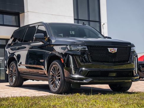 Used 2024 Cadillac Escalade V AWD/4WD image 7