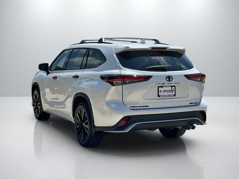 Used 2025 Toyota Highlander XSE AWD/4WD image 7
