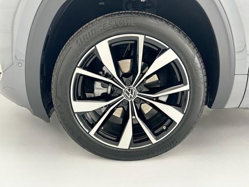 New 2026 Volkswagen Atlas Cross Sport SEL Premium R-Line AWD/4WD image 29