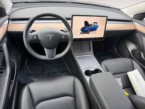 Used 2023 Tesla Model 3 Standard Range image 15