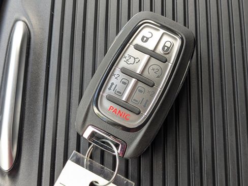 New 2026 Chrysler Pacifica Limited image 29