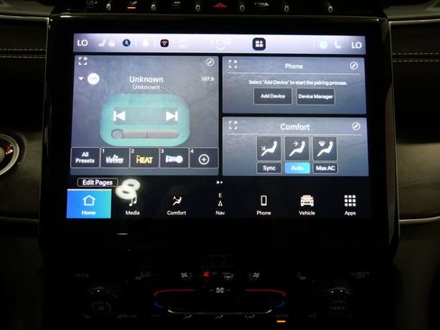 Used 2023 Jeep Grand Cherokee L Limited w/ Luxury Tech Group II AWD/4WD image 21