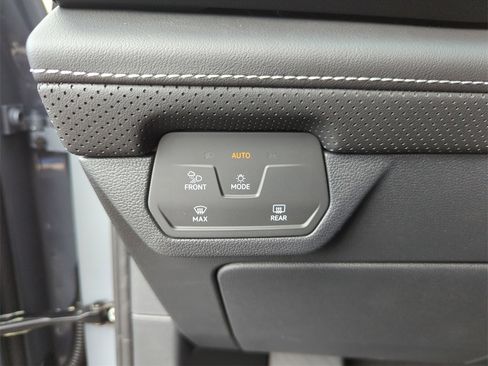 New 2026 Volkswagen Atlas SE image 37