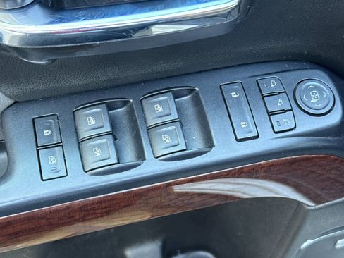 Used 2018 GMC Sierra 2500 SLT w/ Duramax Plus Package AWD/4WD image 13