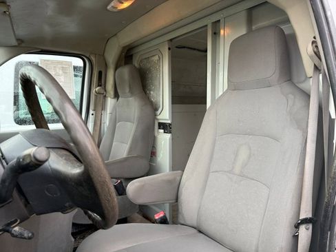 Used 2019 Ford E-350 and Econoline 350 Super Duty w/ Power Windows & Locks Group image 26