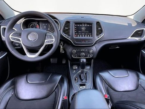 Used 2022 Jeep Cherokee Latitude AWD/4WD image 7