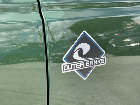 New 2025 Ford Bronco Outer Banks w/ Black Appearance Package image 9