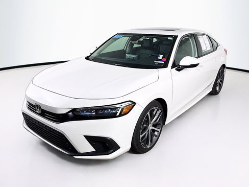 Used 2024 Honda Civic Touring image 4