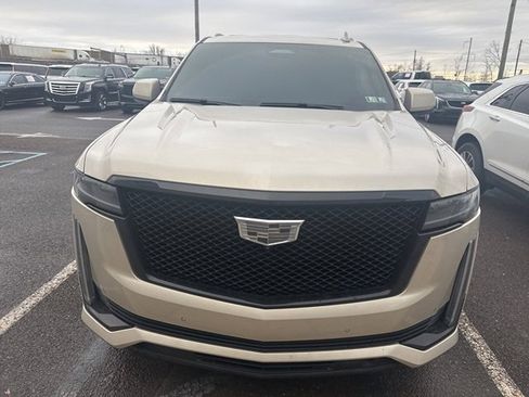 Certified 2024 Cadillac Escalade Sport Platinum w/ LPO, ONYX Package image 7