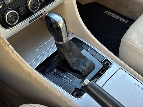 Used 2012 Volkswagen Passat TDI SE image 26