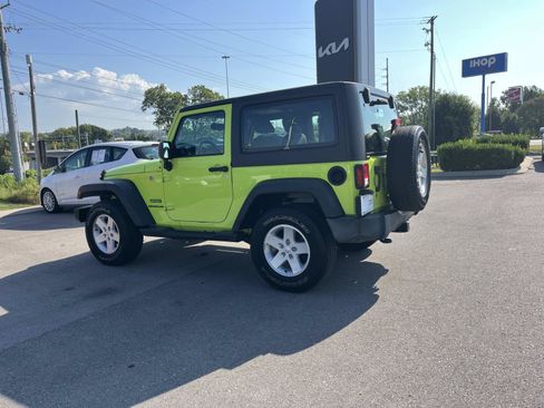 Used 2017 Jeep Wrangler Sport w/ Quick Order Package 24S AWD/4WD image 6