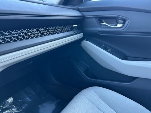 Used 2024 Honda Accord EX image 19