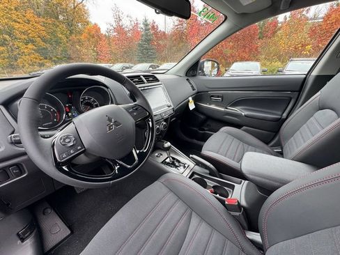 Used 2025 Mitsubishi Outlander Sport SE AWD/4WD image 19