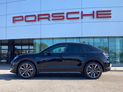 New 2025 Porsche Macan 4S Electric image 2