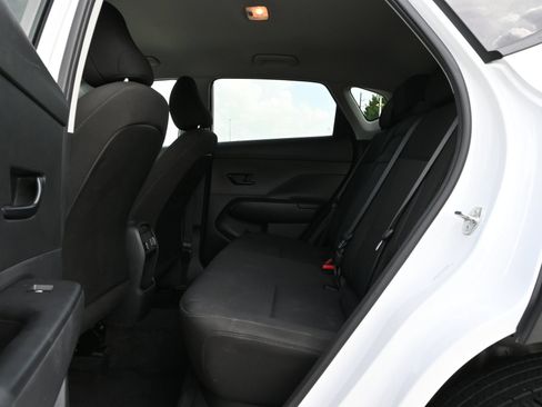 Used 2025 Hyundai Kona SEL AWD/4WD image 19