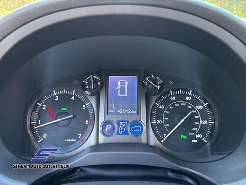 Used 2019 Lexus GX 460 image 35