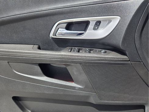 Used 2017 Chevrolet Equinox LT FWD image 19