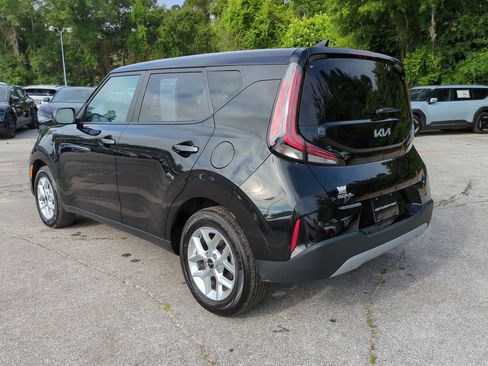 Used 2025 Kia Soul LX w/ LX Technology Package FWD image 7