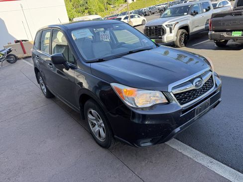Used 2014 Subaru Forester 2.5i AWD/4WD image 6