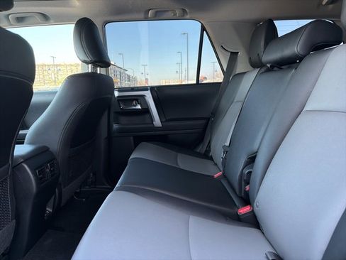 Used 2022 Toyota 4Runner SR5 Premium image 18