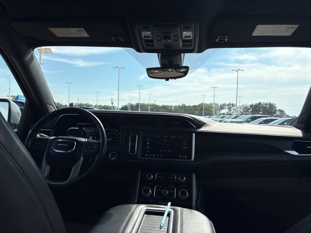 Used 2021 GMC Yukon Denali w/ Denali Premium Package AWD/4WD image 22