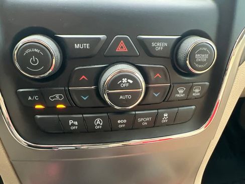Certified 2021 Jeep Grand Cherokee Laredo w/ Security & Convenience Group RWD image 38